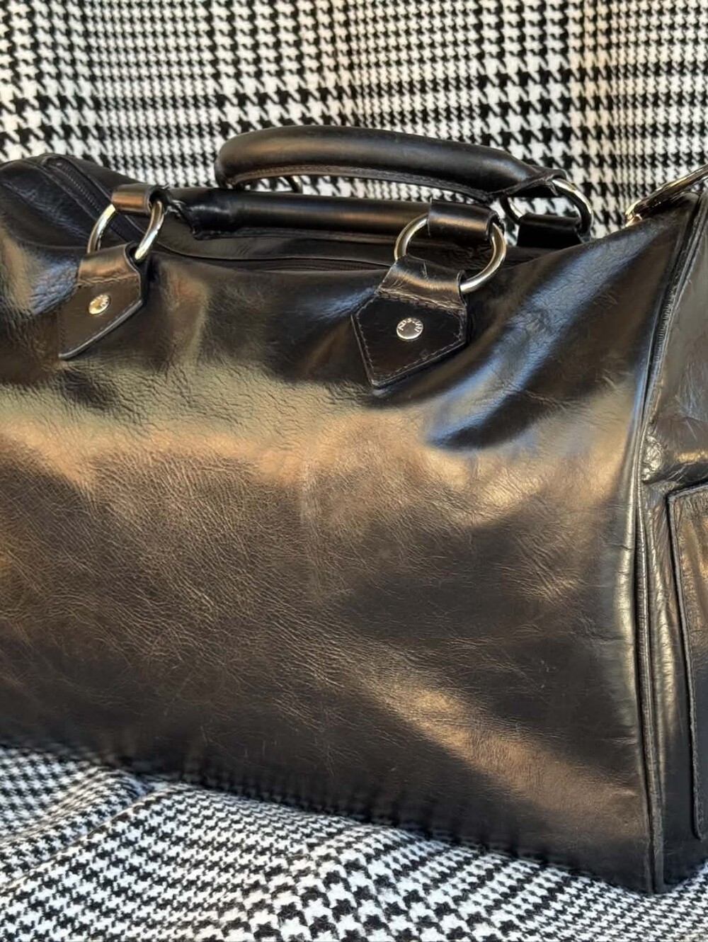 Auslini Womans Italian Classic Black Leather Bag